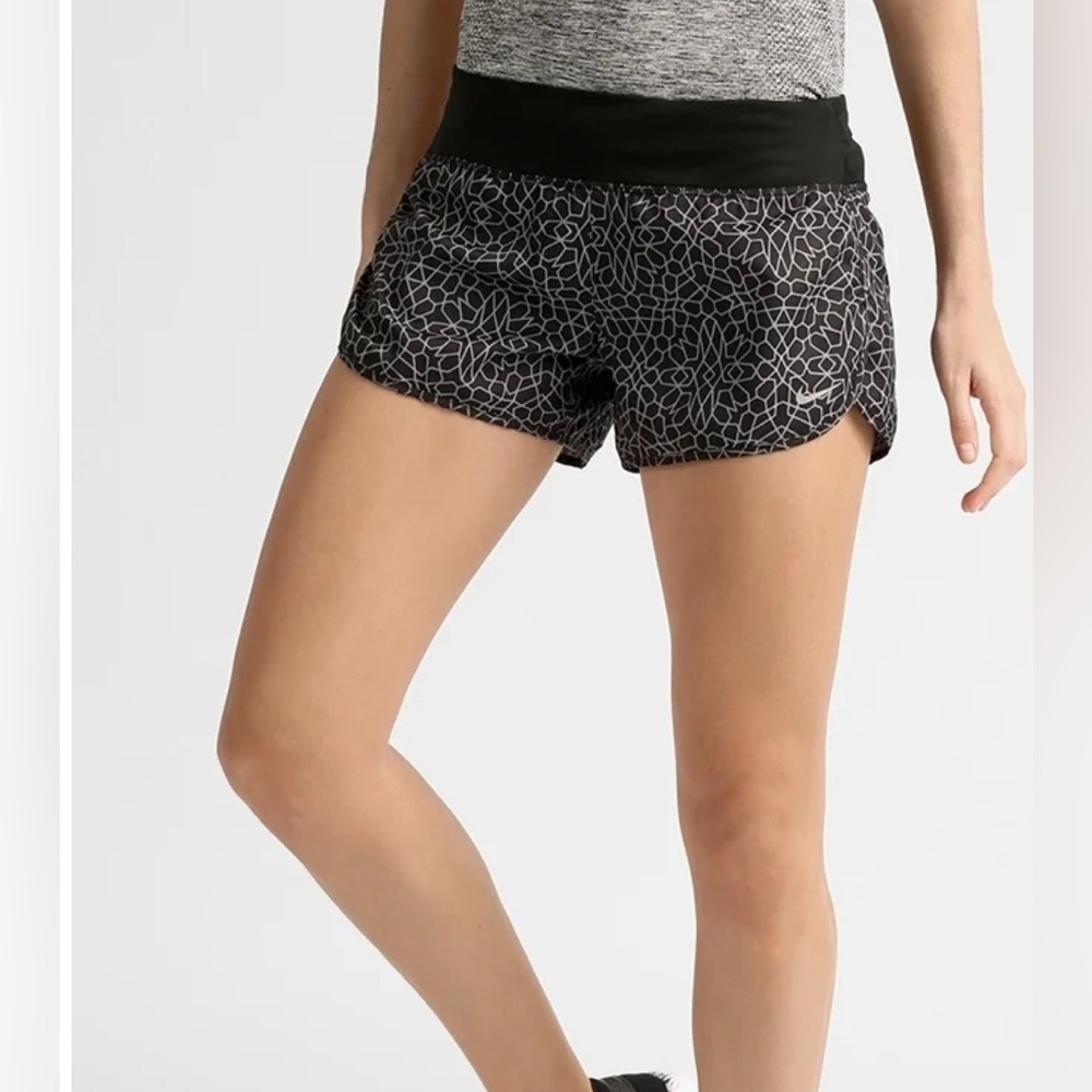 Nike Performance Women's Black Patterned Shorts M - Picture 1 of 16